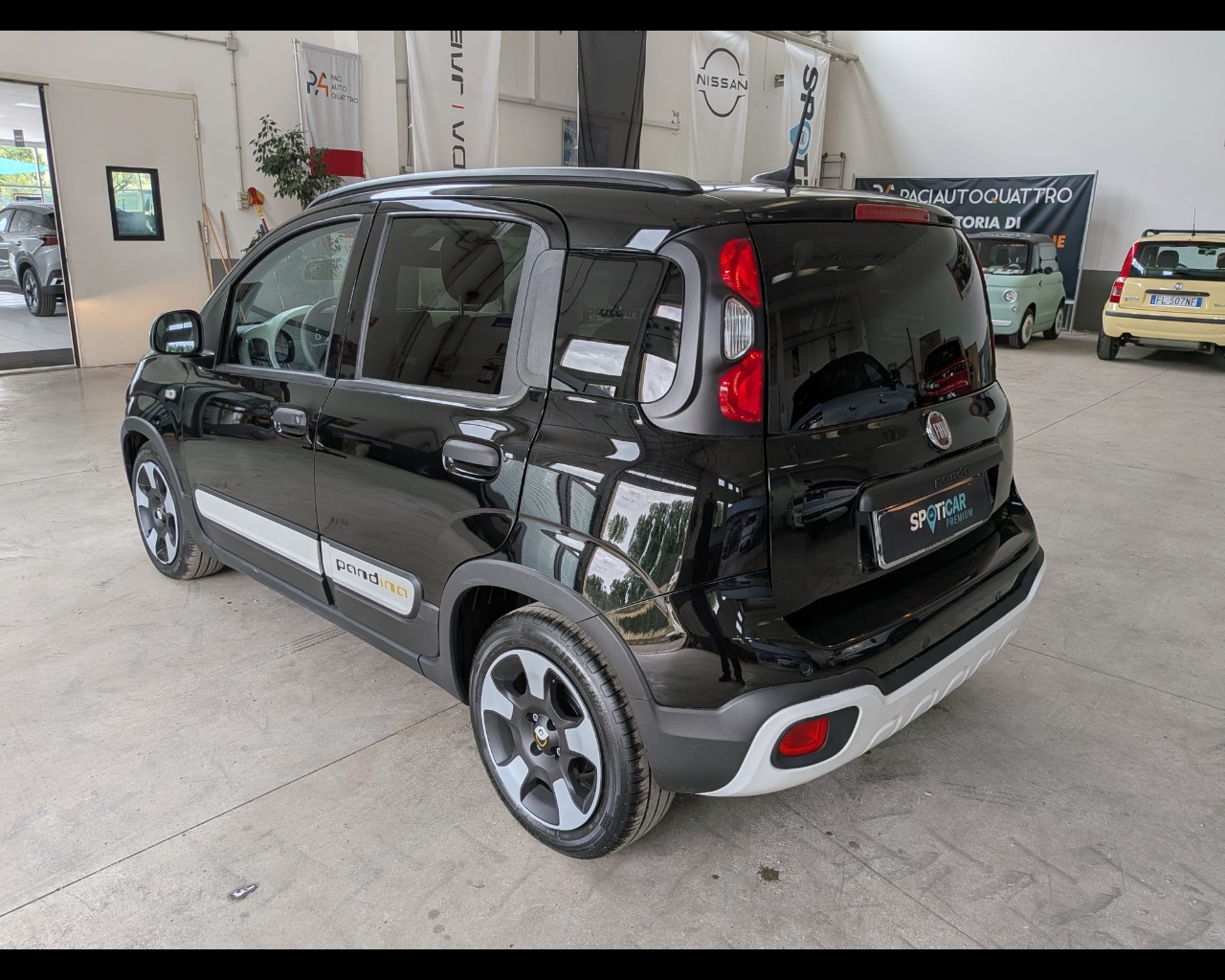 Foto FIAT Pandina Cross 1.0 firefly hybrid s&s 70cv