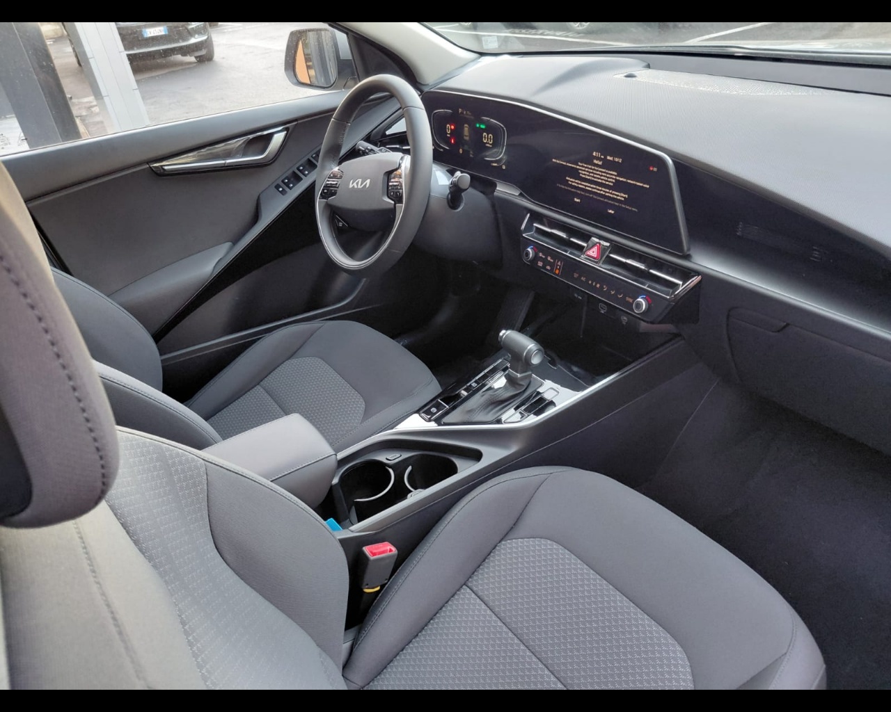 Foto KIA NIRO 1.6 MY25 HEV BUSINESS