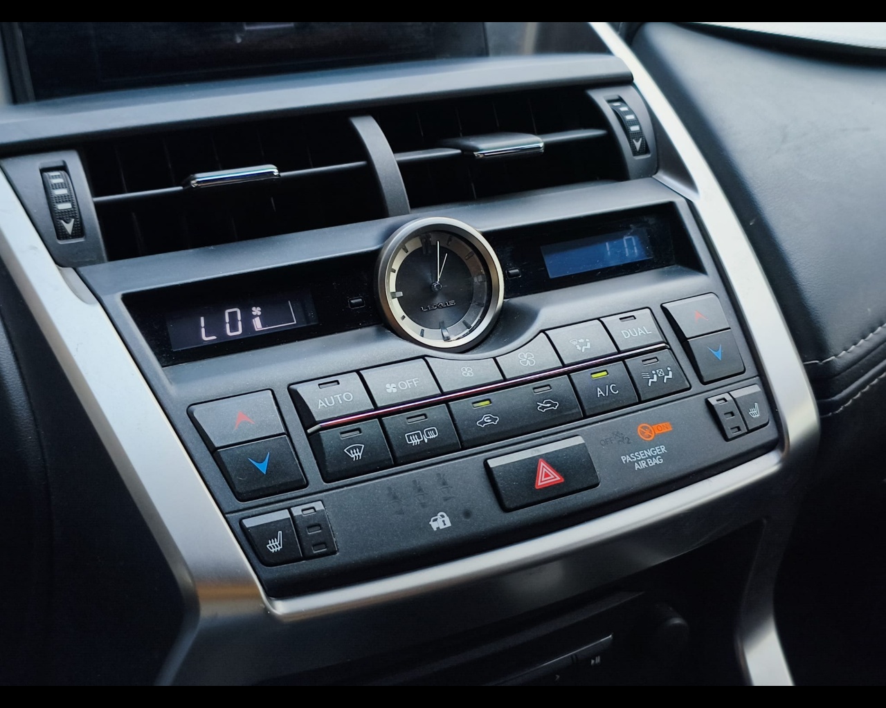 Foto LEXUS NX 300h 2.5 F-Sport 4wd cvt