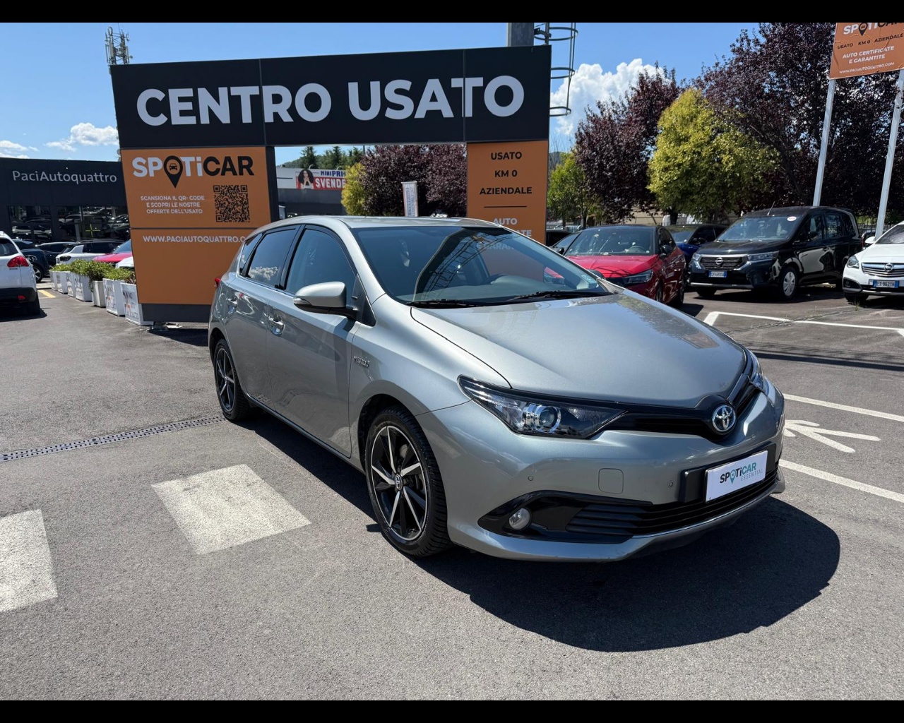 Foto TOYOTA Auris 1.8h Lounge cvt my17