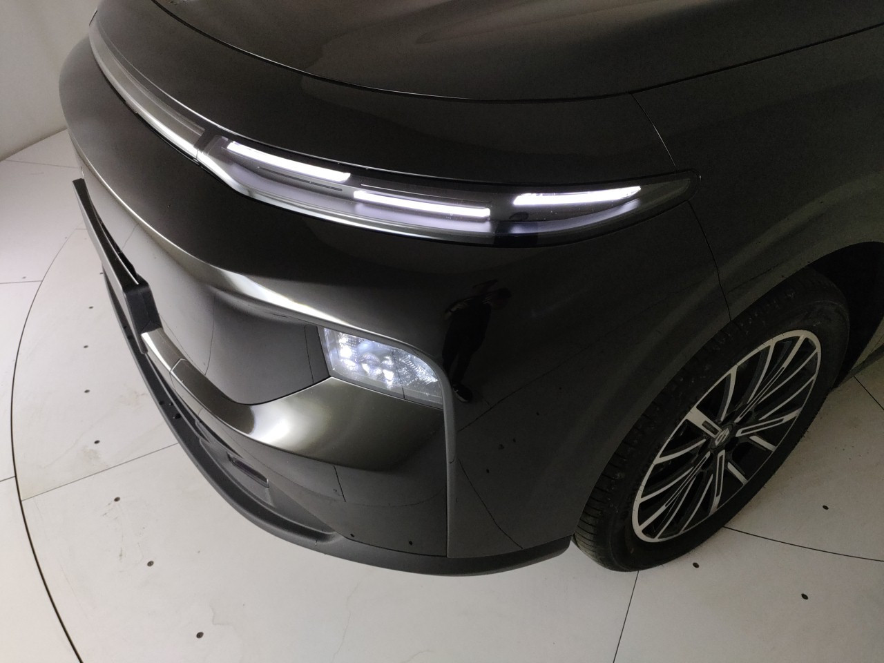 Leapmotor B10 Nuovo Ibrido benzina B10 Porto Mantovano