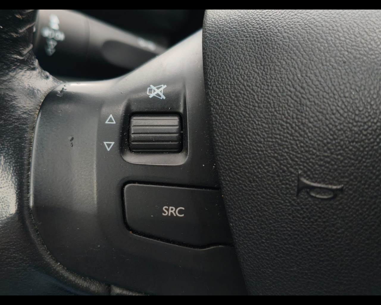 Foto PEUGEOT 2008 1.6 bluehdi Active 100cv 