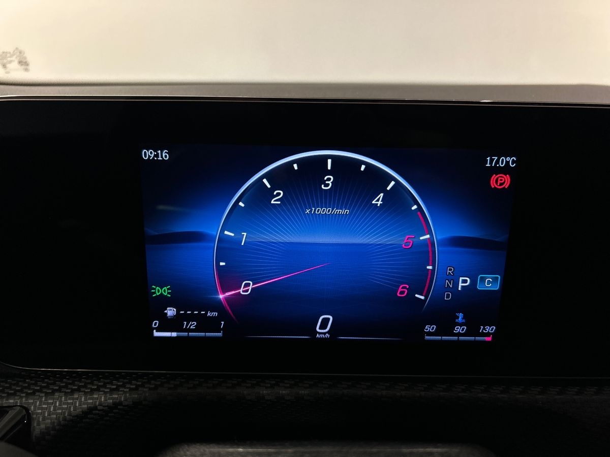 Mercedes  CLA Shooting Brake 180 D Advanced 8G-DCT - 13