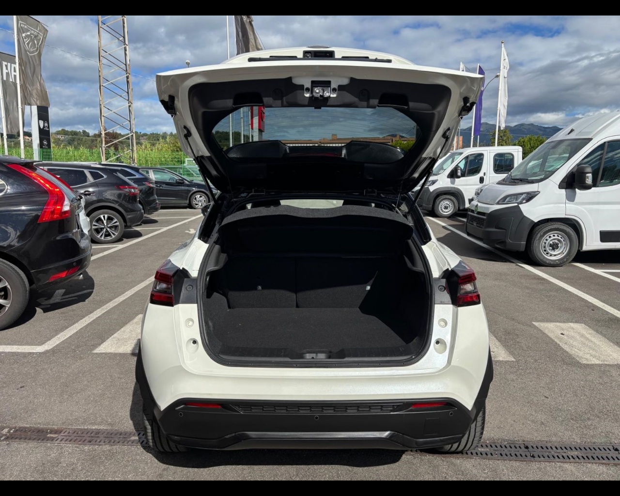 Foto NISSAN Juke 1.0 dig-t N-Design 114cv