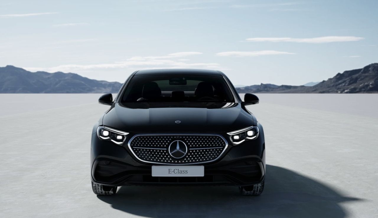 Mercedes-Benz E 300 de 4MATIC con tecnologia ibrida EQ