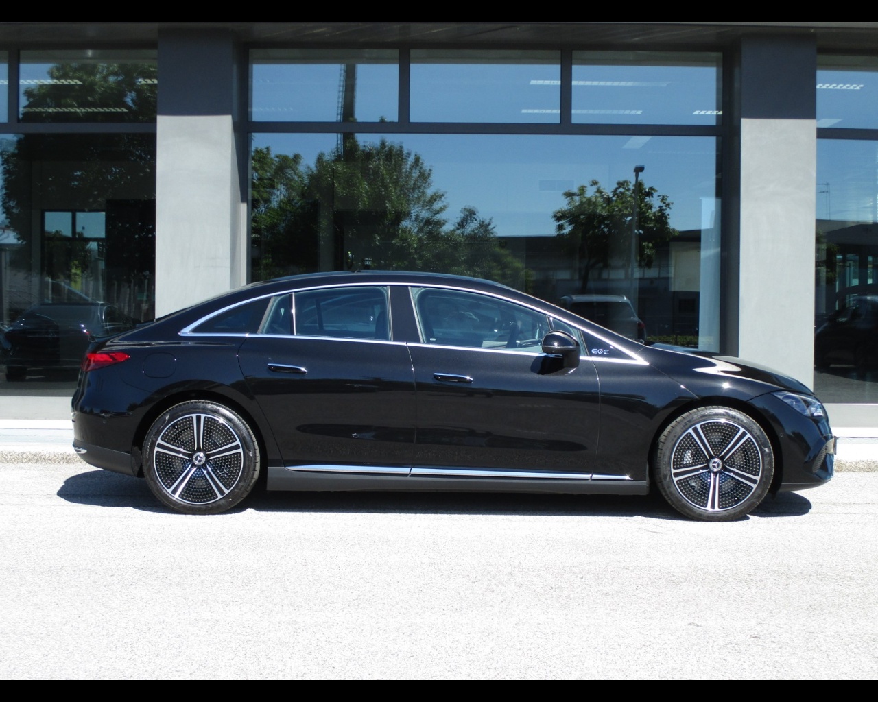 Mercedes EQE EQE 350+ Launch Edition PREMIUM - 3