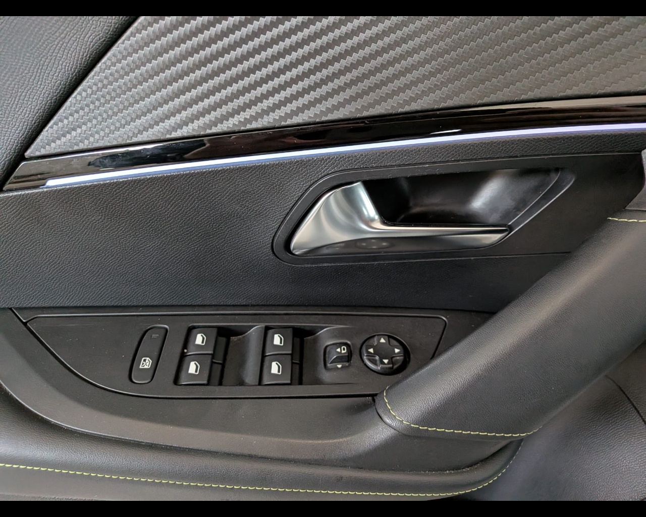 Foto PEUGEOT 2008 1.2 puretech GT s&s 130cv eat8