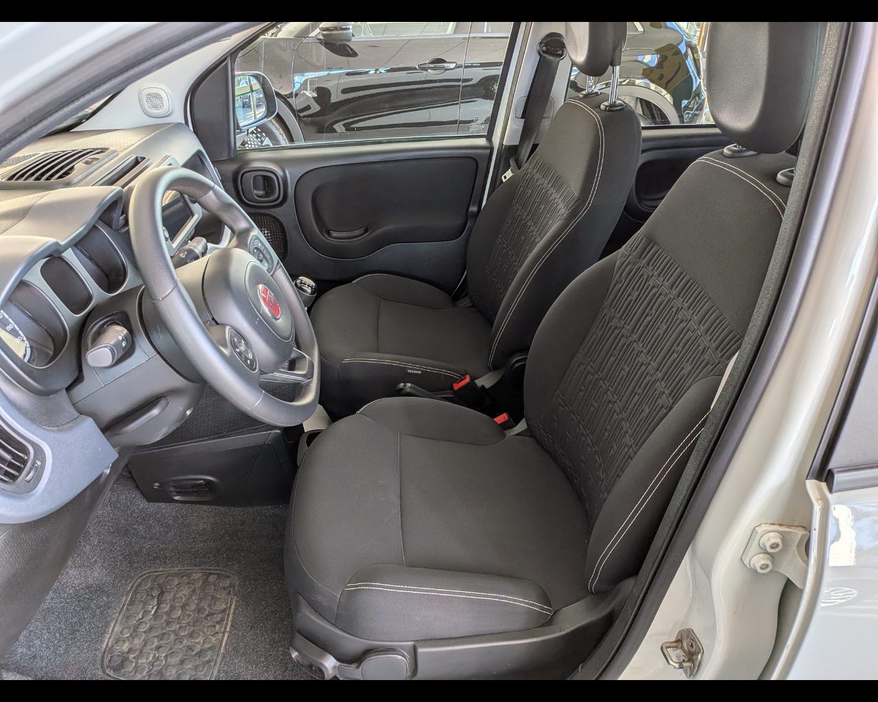 Foto FIAT Panda 1.0 firefly hybrid Cross s&s 70cv 5p.ti