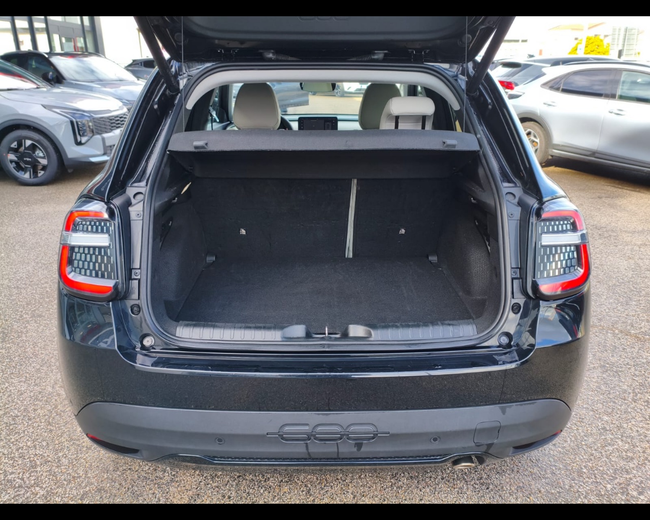 Foto FIAT 600 1.2 hybrid La Prima 110cv auto