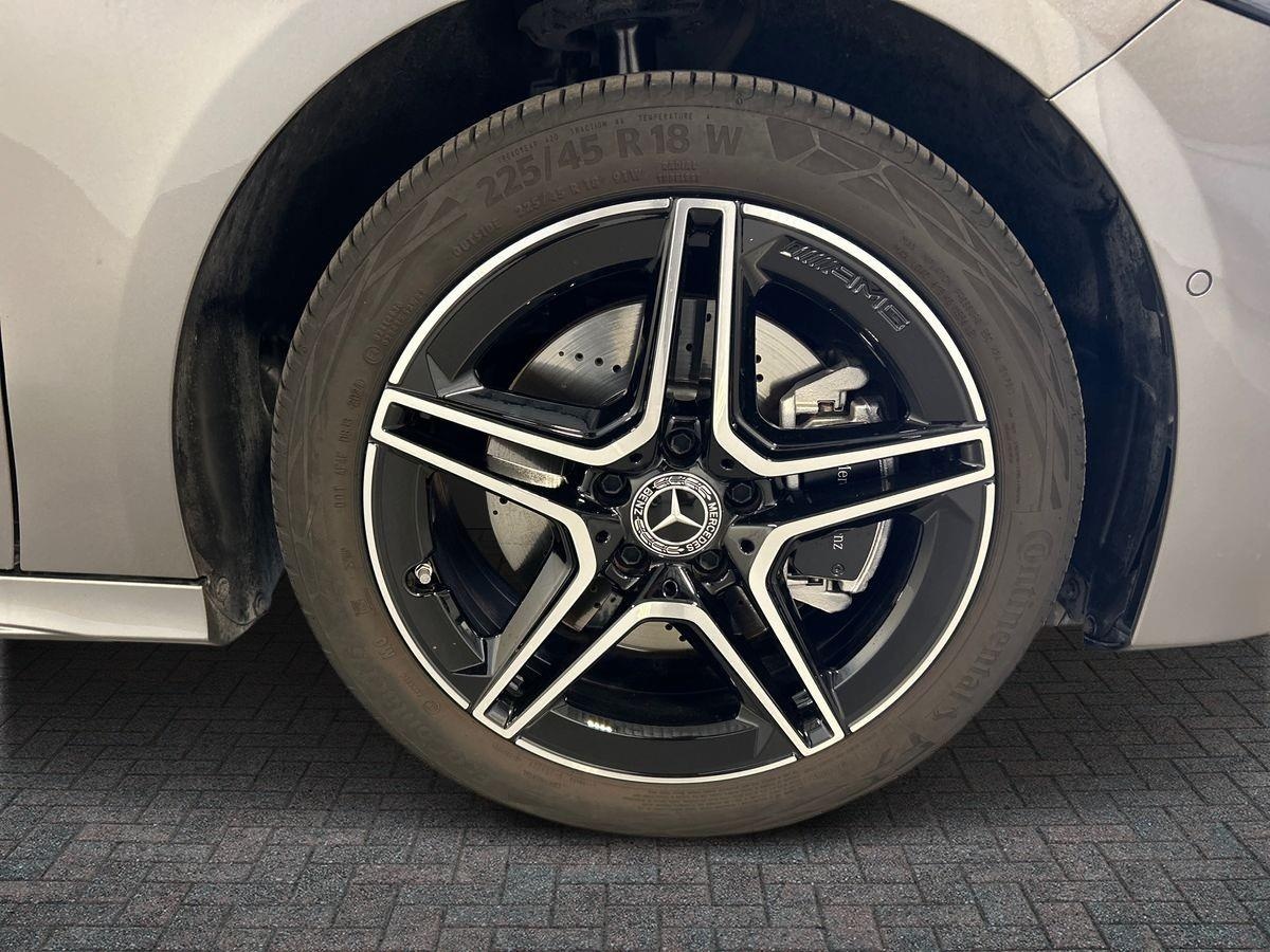 Mercedes  Classe A 250 e Plug-In-Hybrid Advanced Plus AMG Line Speedshift DCT AMG 8G - 17