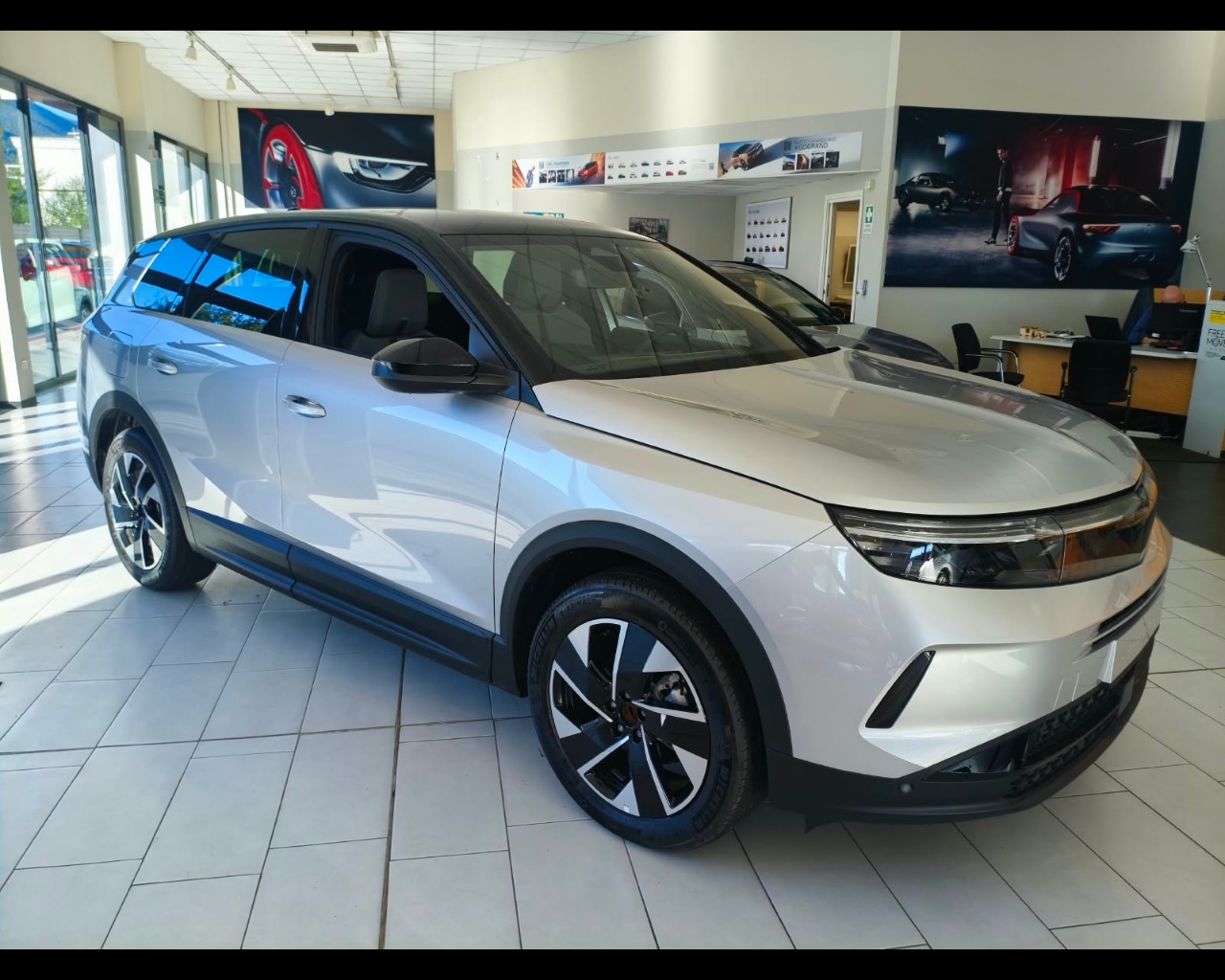 Foto OPEL Nuovo Grandland GS Hybrid 145CV Automatico