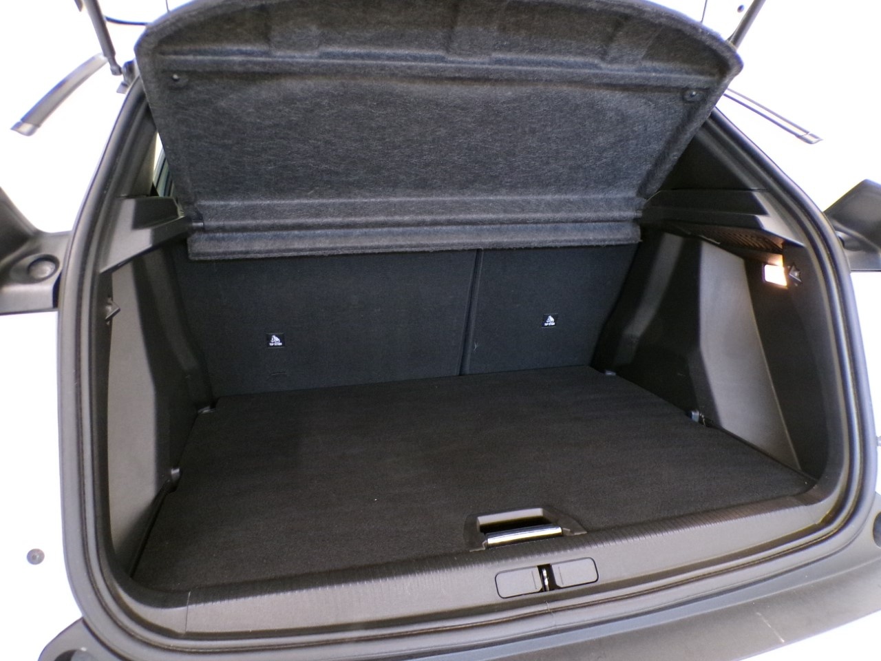 Peugeot 2008 2008 1.5 BlueHDi 110cv Active - 9
