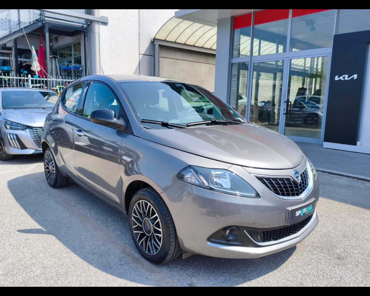 Foto LANCIA Ypsilon 1.0 firefly hybrid Platino s&s 70cv