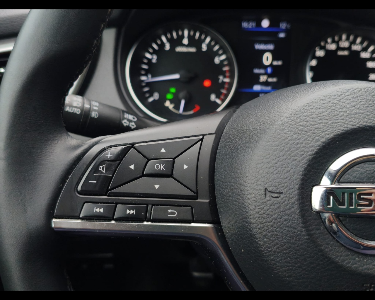 Foto NISSAN Qashqai 1.3 dig-t N-Connecta 140cv