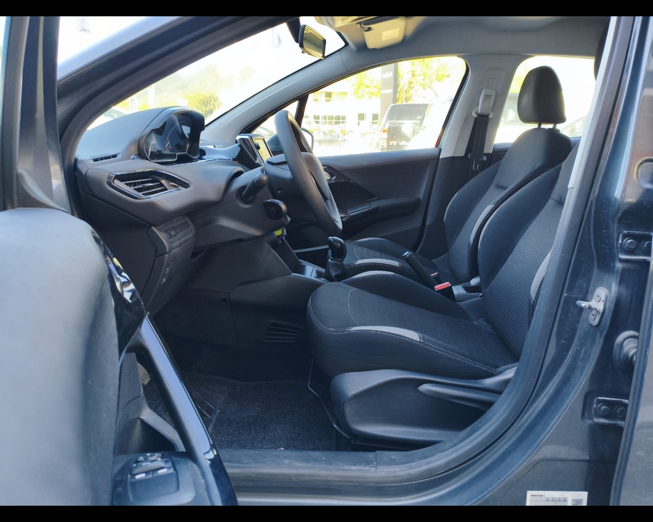 Foto PEUGEOT 208 5p 1.0 puretech Active 68cv