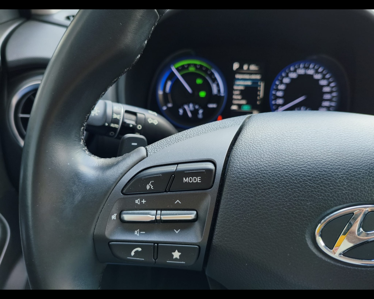 Foto HYUNDAI Kona 1.6 gdi hev Xtech 2wd 141cv dct