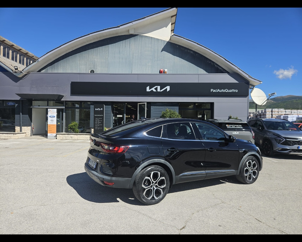 Foto RENAULT Arkana 1.6 E-Tech hybrid Intens 145cv