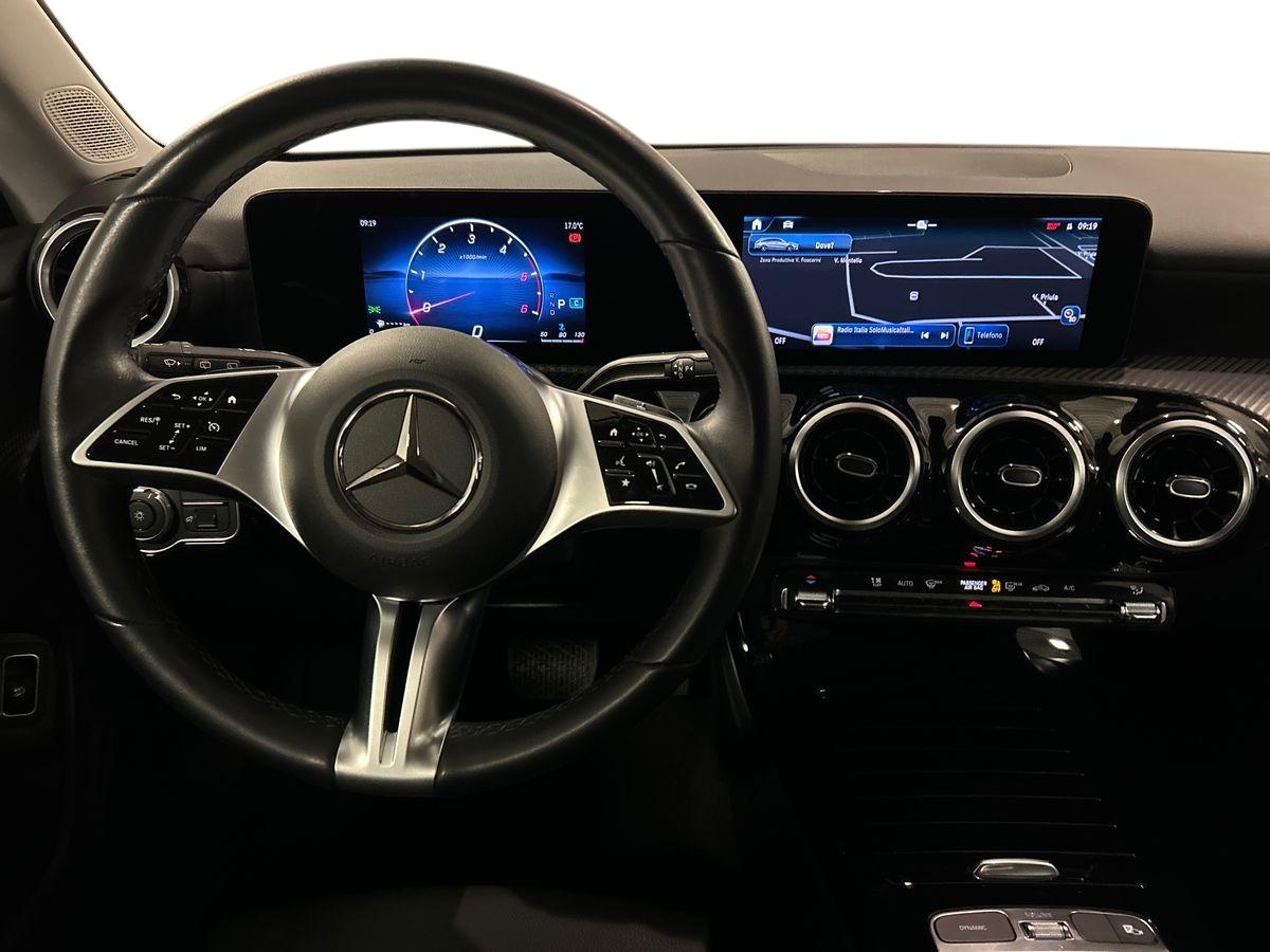 Mercedes  CLA Shooting Brake 180 D Advanced 8G-DCT - 11