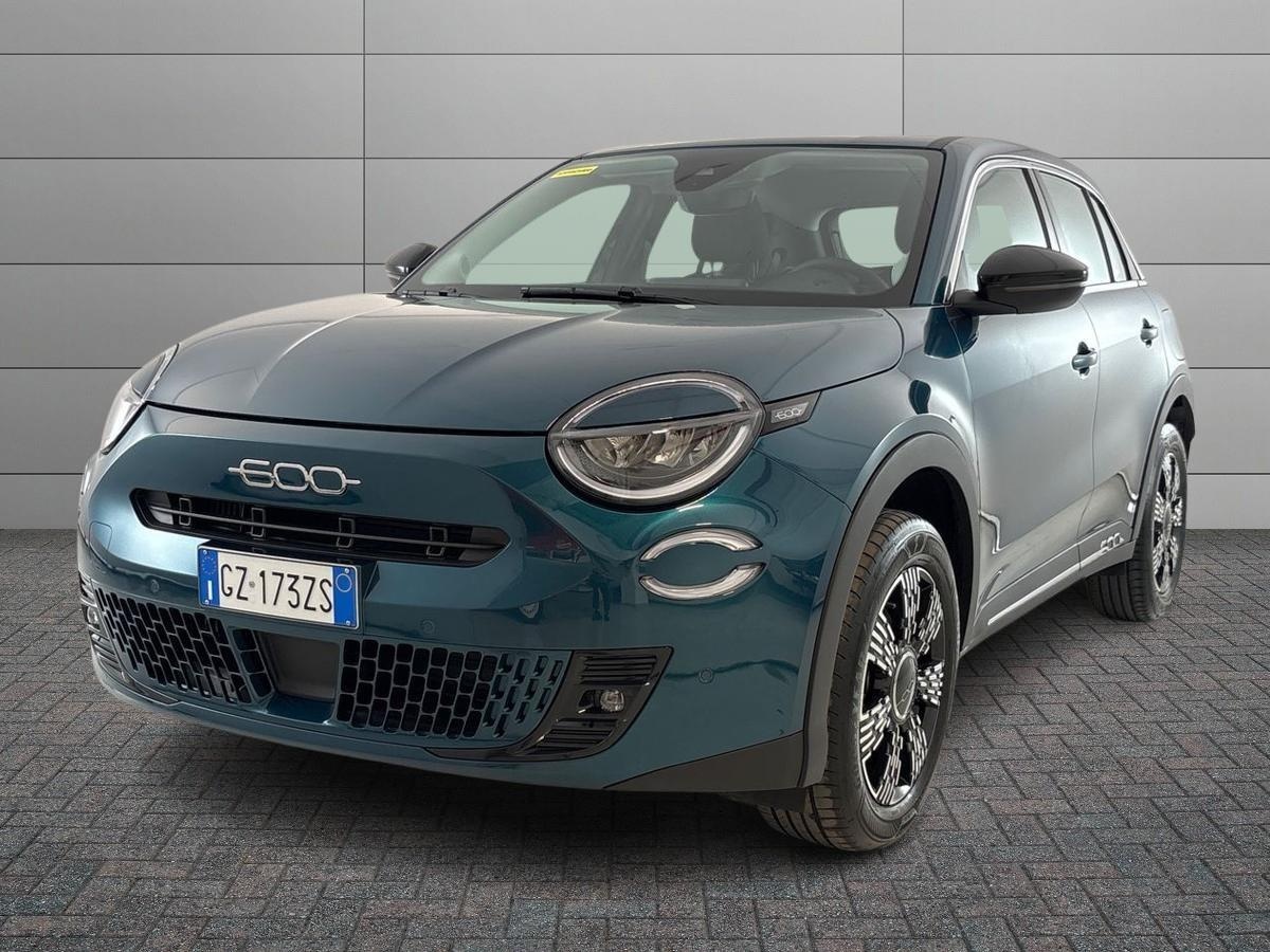 Foto veicolo FIAT 600 IV 2023 600 IV 2023 - 600 1.2 hybrid 145cv auto Ibrido benzina