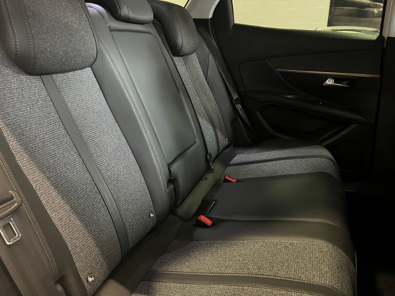 PEUGEOT – 3008 PureTech Turbo 130 S&S EAT8 Allure