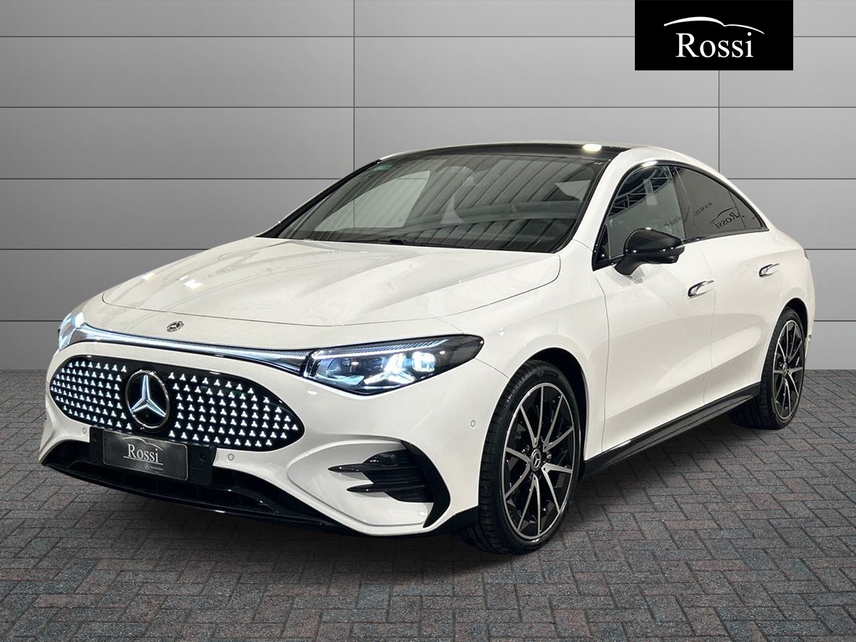 Mercedes-Benz CLA 250+ con tecnologia EQ