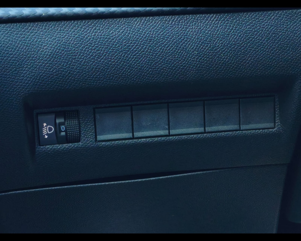 Foto PEUGEOT 2008 1.2 puretech Allure s&s 130cv eat8