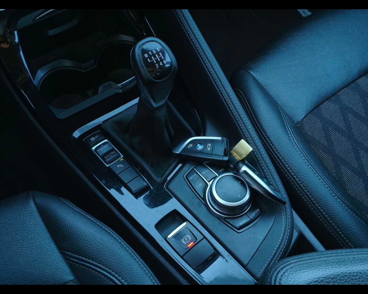 Foto BMW X1 sdrive18i xLine 140cv