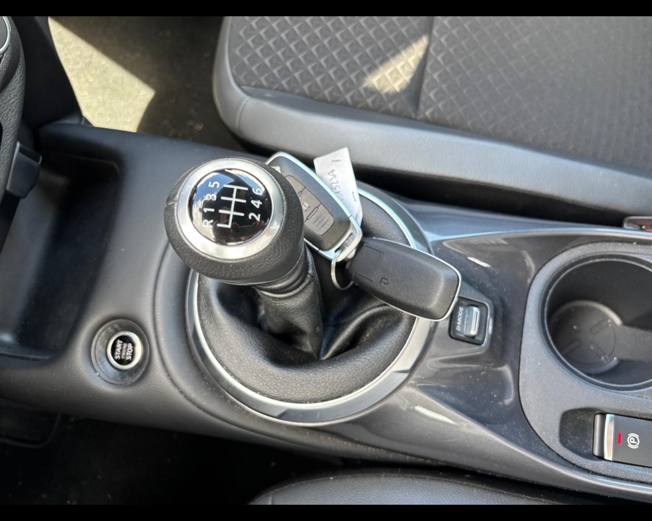 Foto NISSAN Juke 1.0 dig-t N-Design 114cv