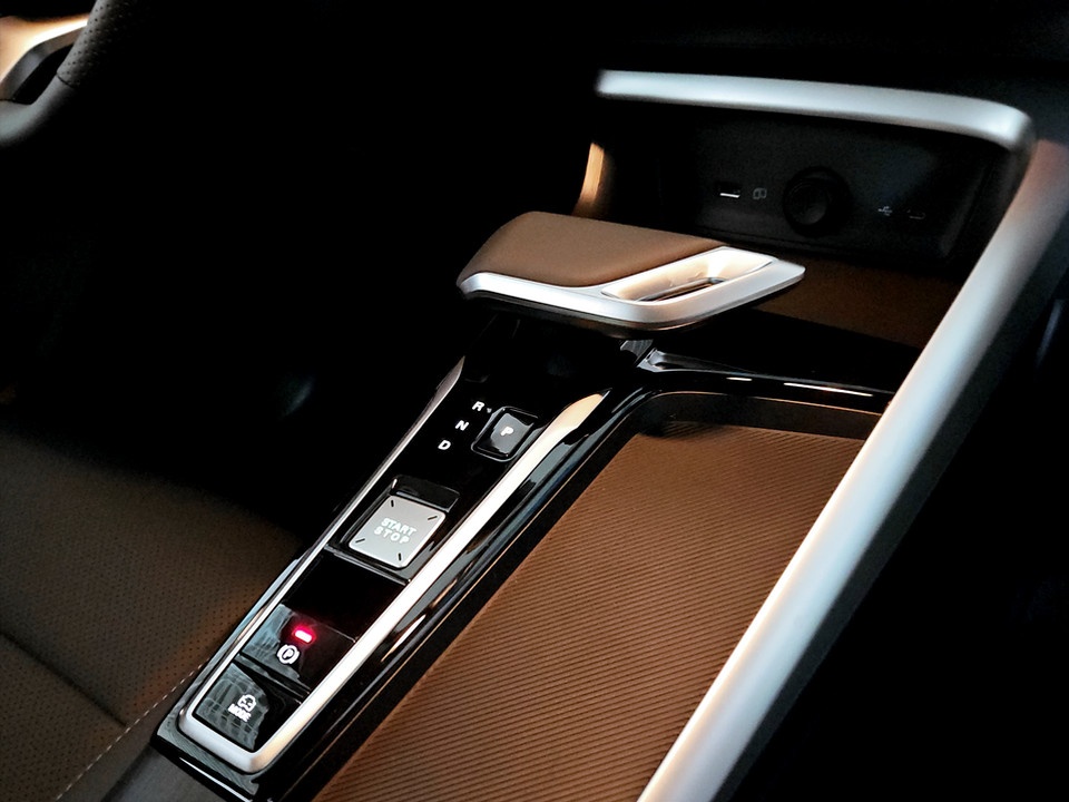 MG ZS 1.5 hybrid+ Luxury auto Ibrida usato - 15