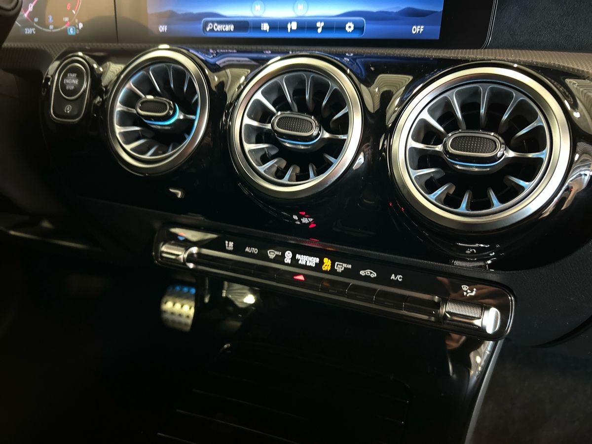 Mercedes  CLA Shooting Brake 200 D AMG Line Advanced Plus 8G-DCT - 14