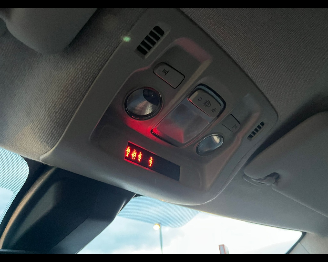 Foto CITROEN C3 1.2 puretech Shine Pack s&s 110cv 