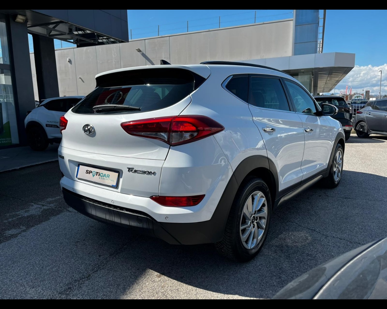 Foto HYUNDAI Tucson 1.7 crdi Xpossible 2wd 141cv dct