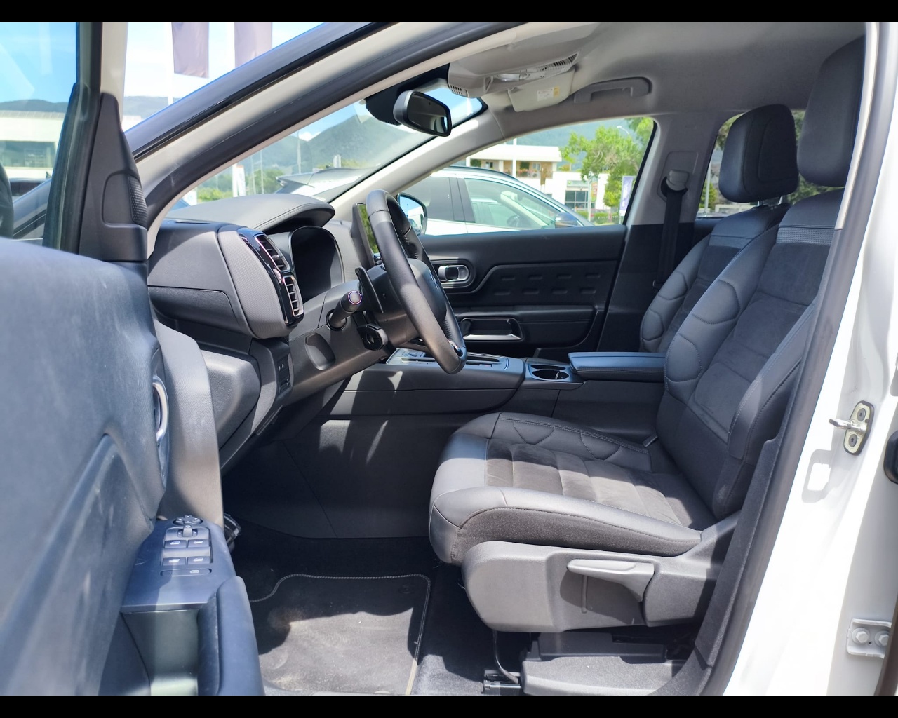 Foto CITROEN C5 Aircross 1.2 puretech Shine s&s 130cv eat8