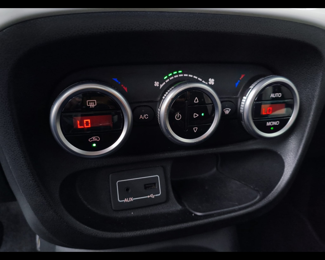 Foto FIAT 500L 1.6 mjt Trekking 120cv E6 (leggere descrizione)
