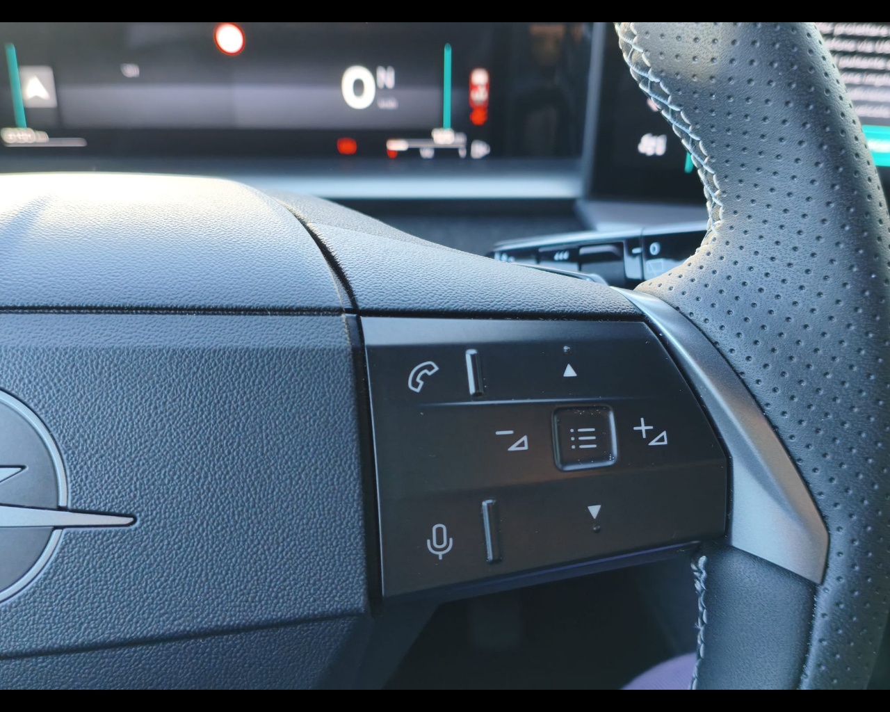 Foto OPEL Grandland 1.2 hybrid GS 136cv e-dcs6