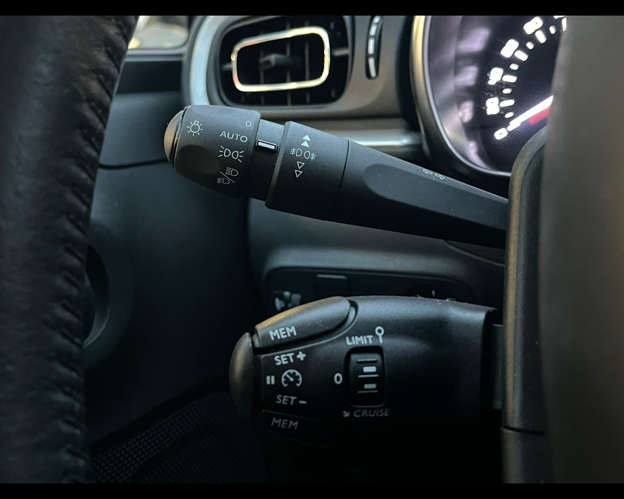 Foto CITROEN C3 1.2 puretech Shine Pack s&s 110cv 