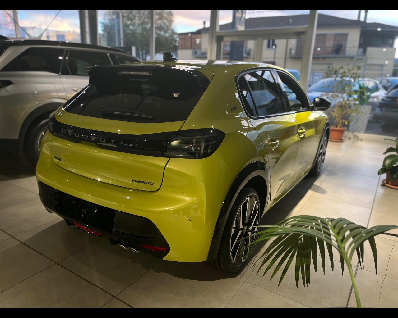 Foto PEUGEOT 208 1.2 hybrid GT 136cv e-dcs 6