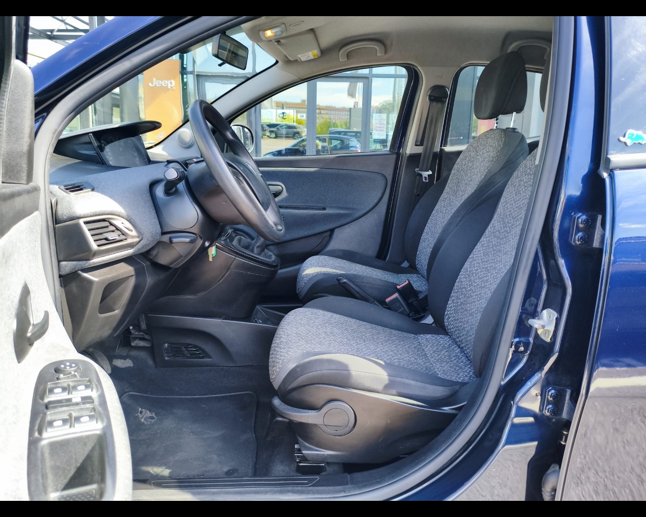 Foto LANCIA Ypsilon 1.2 Gold ecochic Gpl 69cv 