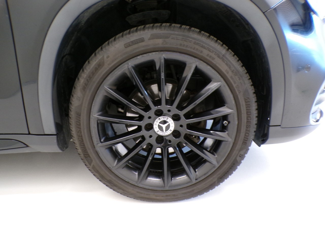 Mercedes GLA GLA 200 D Night edition 4Matic 7G-DCT - 4