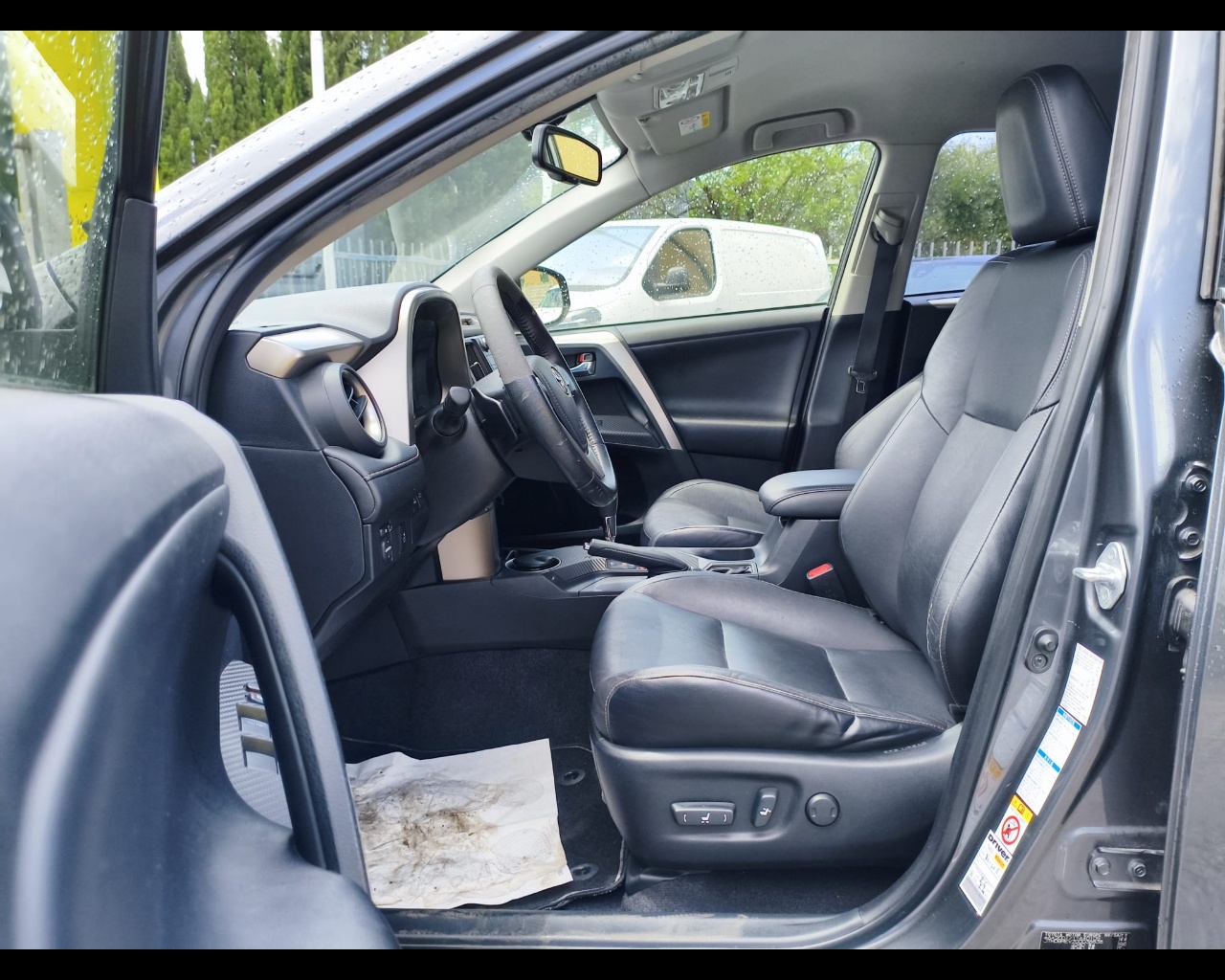 Foto TOYOTA Rav4 2.2 d-cat Lounge 4wd 150cv auto