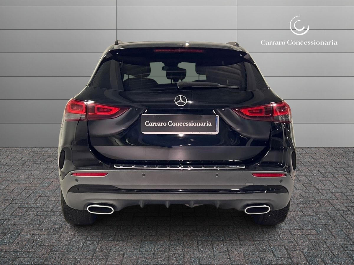 Mercedes GLA GLA 180 D Premium 8G-DCT - 4