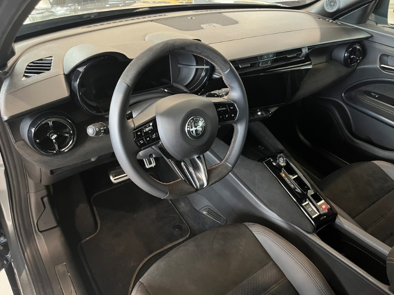 ALFA ROMEO – Junior 1.2 145 CV Hybrid eDCT6 Q4 Intensa