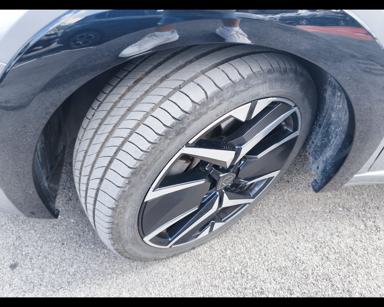 Foto PEUGEOT 208 1.2 hybrid GT 110cv e-dcs 6