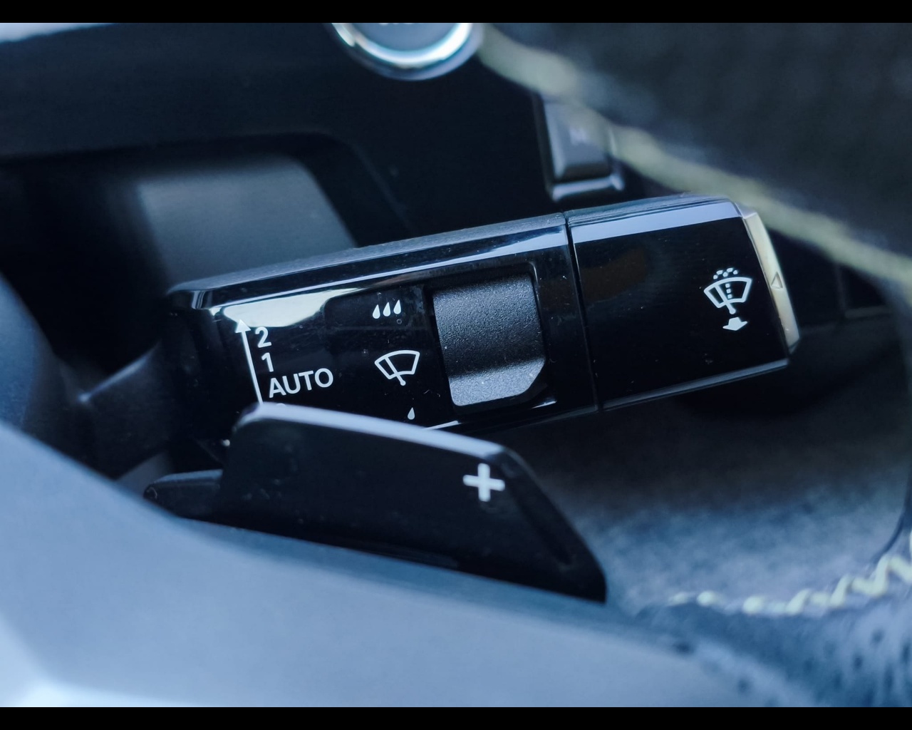 Foto PEUGEOT 3008 1.2 hybrid GT 145cv e-dcs6