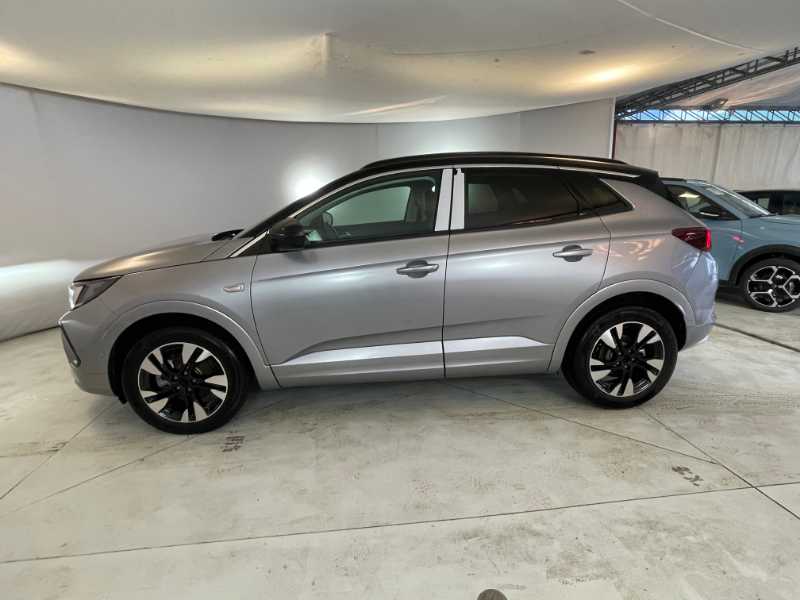 Grandland Business Elegance 1.2 130cv At8