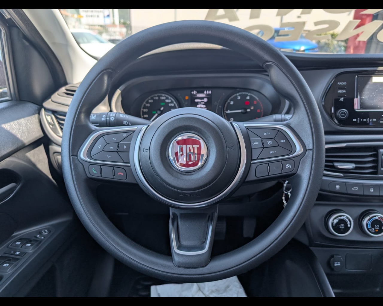 Foto FIAT TIPO SEDAN 1,6 130 CV 
