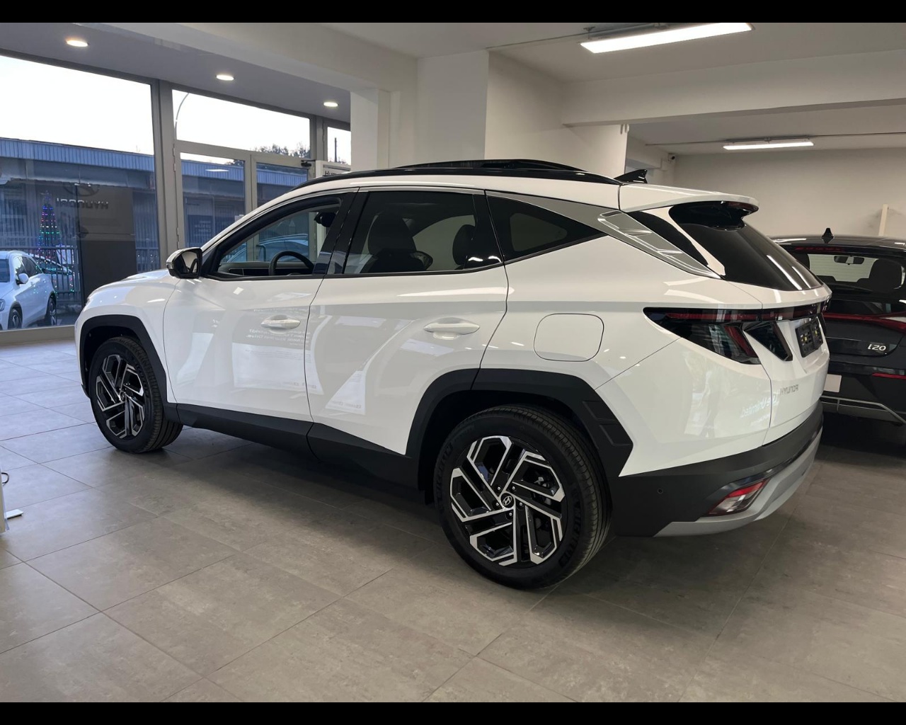 Foto HYUNDAI TUCSON PE 1.6HEV AT 2WD EXELLENCE+LP+PP