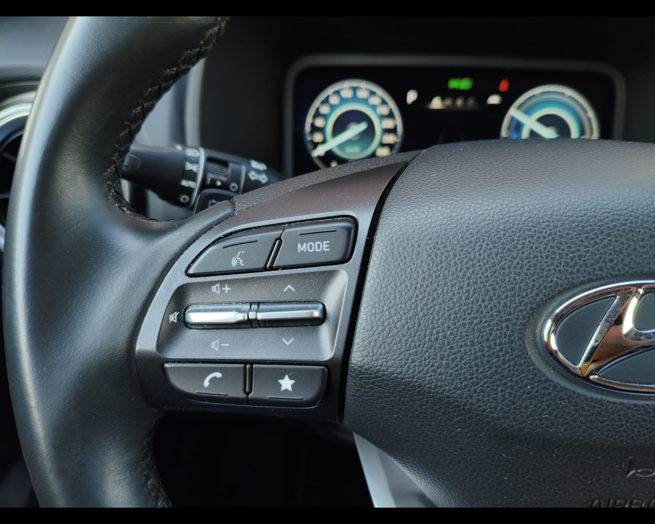 Foto HYUNDAI Kona 64 kWh EV Xline 204cv