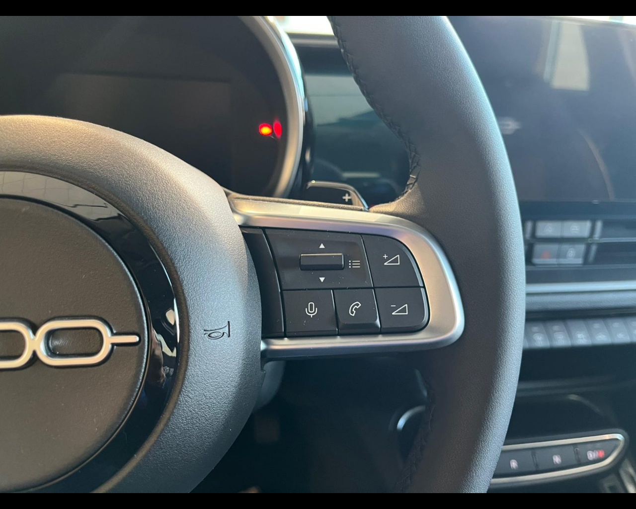 Foto FIAT 600 Hybrid 600 Serie SpecialeIcon - Configurazione Non Ordinabile