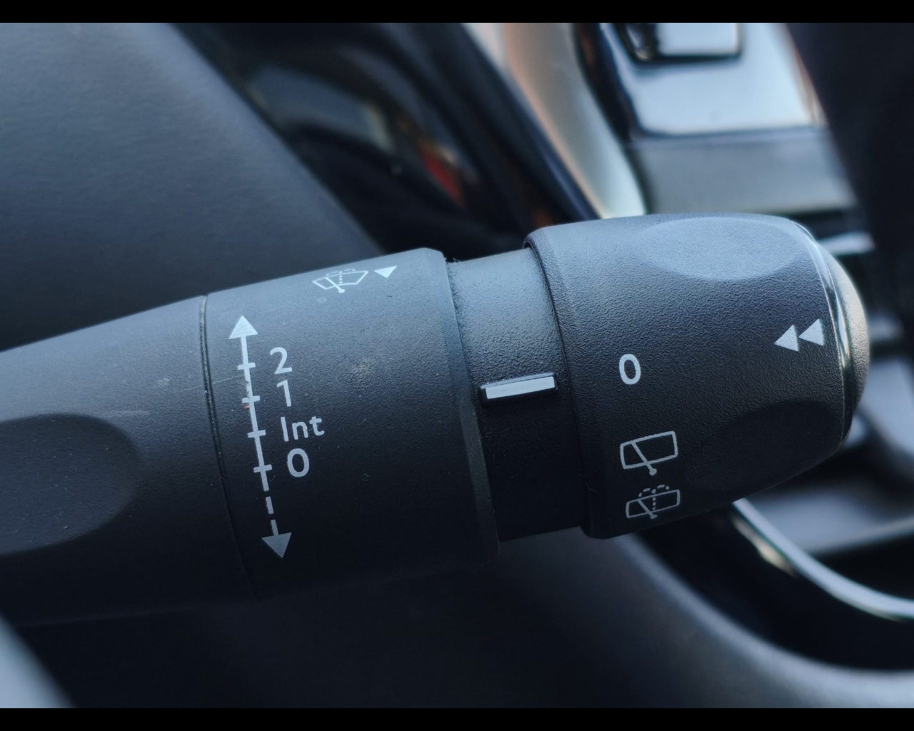 Foto PEUGEOT 208 5p 1.2 puretech Active 82cv